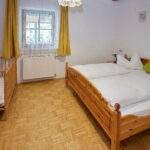 Helles geräumiges Zimmer