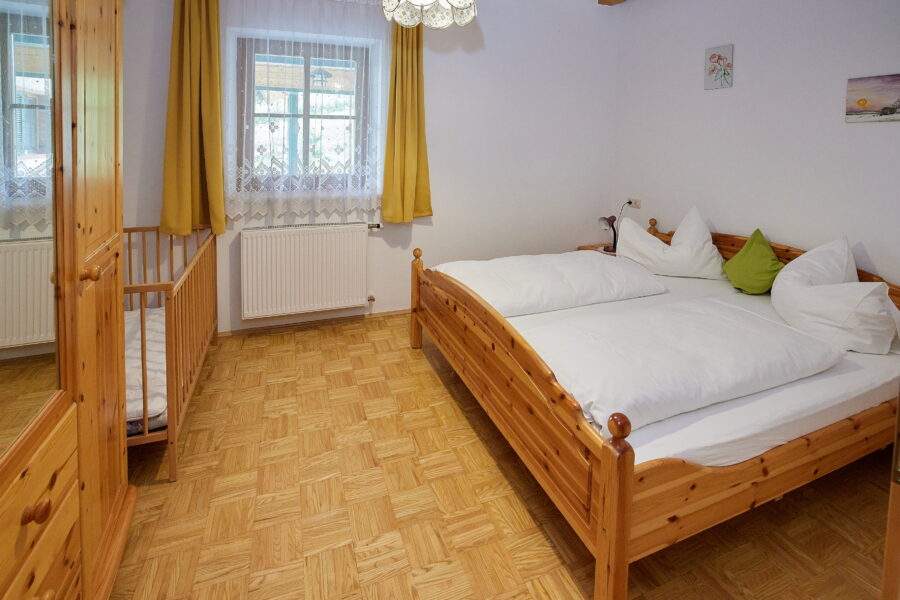 Helles geräumiges Zimmer