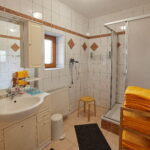 großes Badezimmer Holunderstube