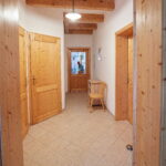 Urlaub am Bauernhof mit Vorraum der Wohnung Sunnseitn